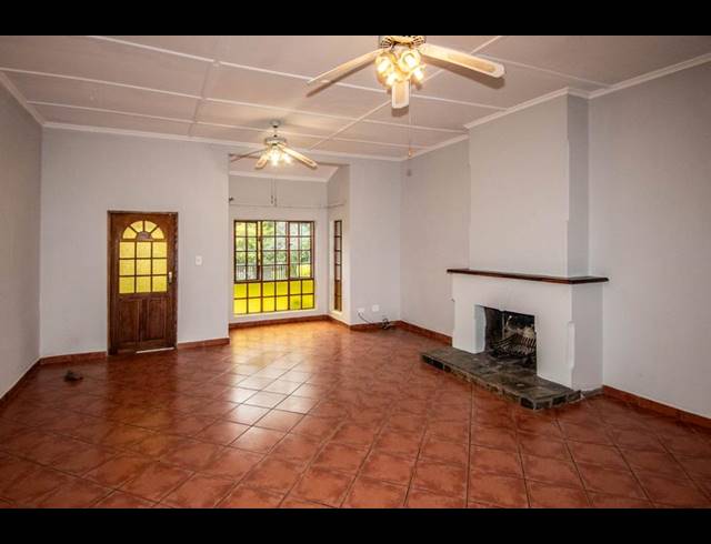 3 BEDROOM HOUSE FOR SALE IN WHITE RIVER EXT 9